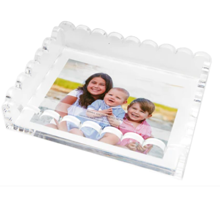 Scallop Clear Photo Tray