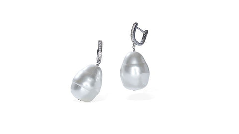 Mini Pearl Drop Earring